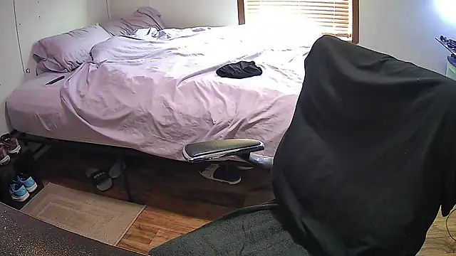 Muffdiver718 online show from 03/19/25, 12:34