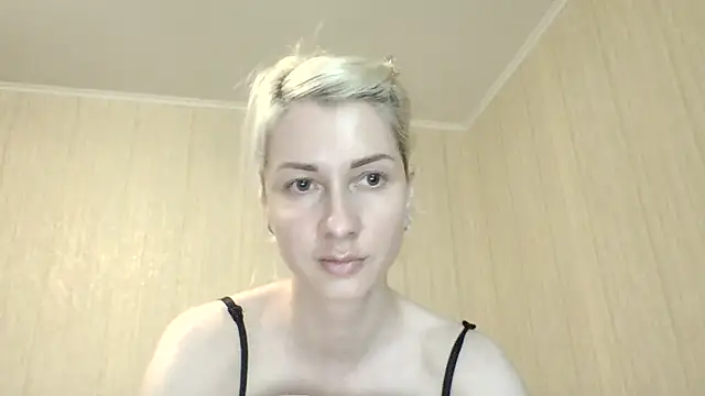 Snapshot of _Black-Panther_ chatting on 06/28/26, 01:39 Black-Panther online show from 06/28/26, 01:39