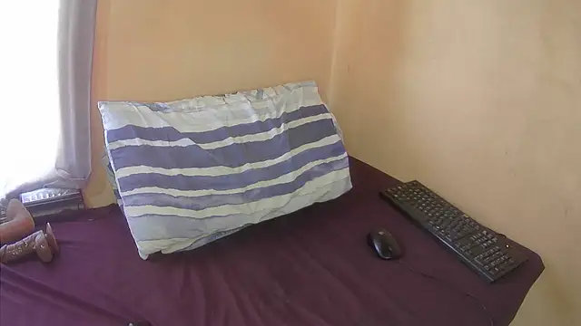 XhosaBoobs4U online show from 12/20/25, 08:54