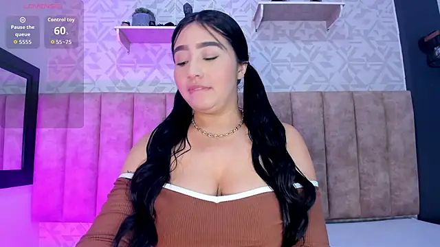 MelinaCruz online show from 10/10/25, 04:33