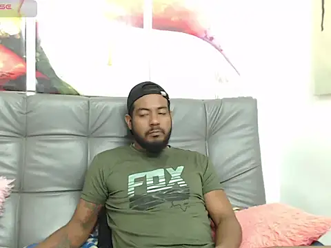 BladeFoxxx1 online show from 10/04/25, 08:56