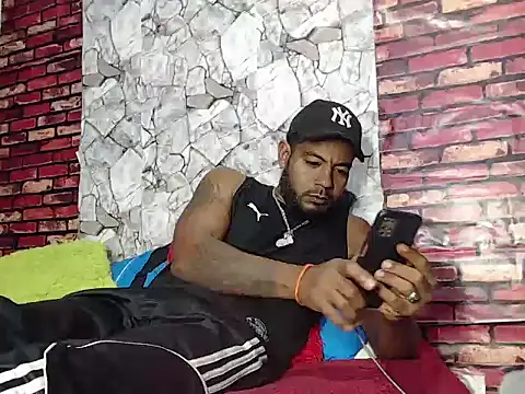 BladeFoxxx1 online show from 06/14/26, 04:25