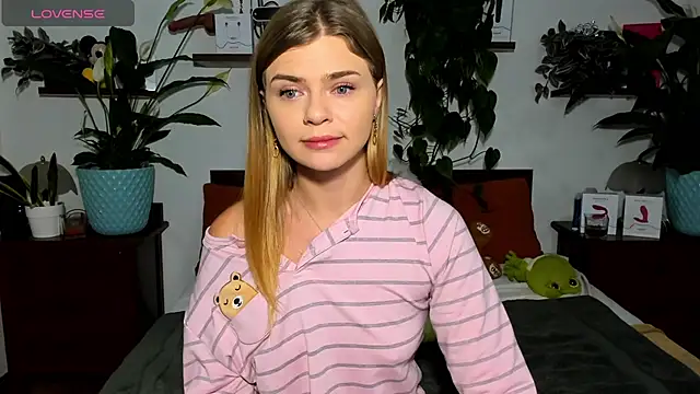 HaleyReedme online show from 11/25/25, 08:14