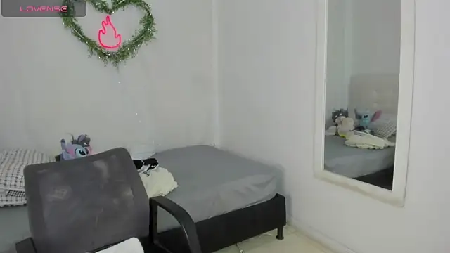 Brithanycullen online show from 04/19/26, 04:12