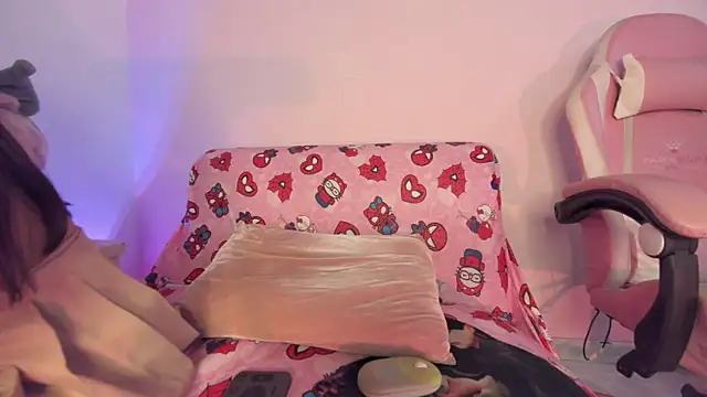 kitty-kryss online show from 04/14/26, 05:08