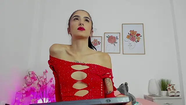 alana 111 online show from 10/11/25, 02:55