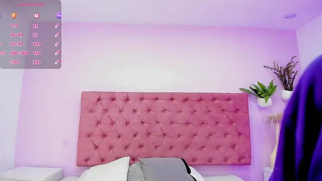 Snapshot of karol_white_ chatting on 03/16/25, 04:09 karol white online show from 03/16/25, 04:09