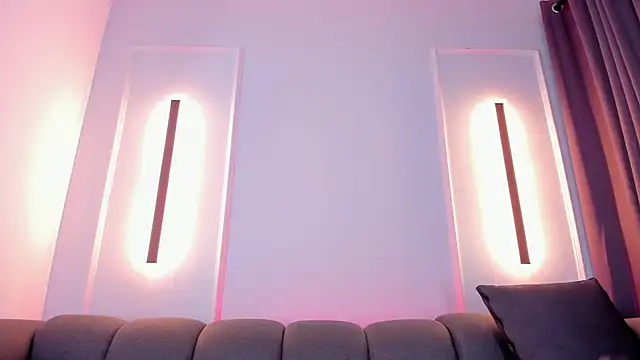 Snapshot of karol_white_ chatting on 03/22/25, 07:04 karol white online show from 03/22/25, 07:04