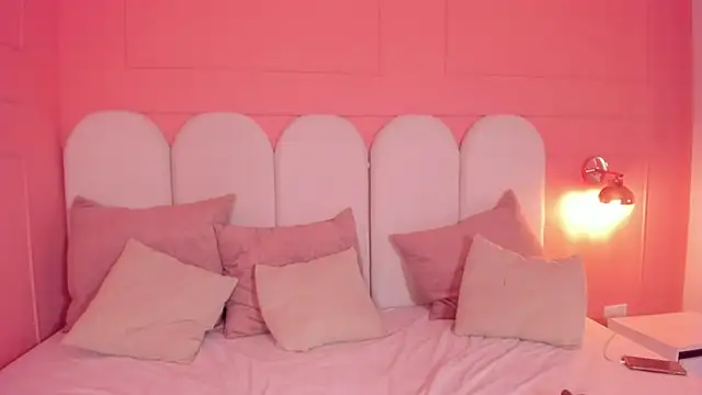 eva sainnt online show from 10/11/25, 05:17