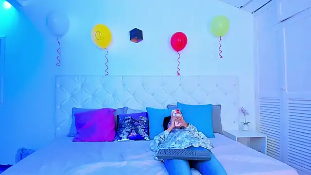 Zaira Angel online show from 11/13/25, 03:16