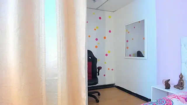 Snapshot of Zaira_Angel chatting on 11/28/25, 03:31 Zaira Angel online show from 11/28/25, 03:31