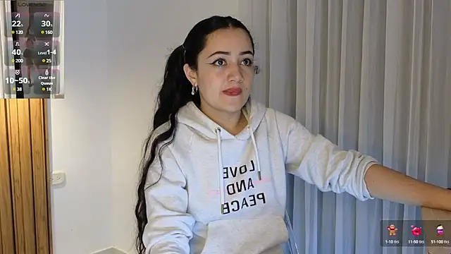 Snapshot of Isa_1207 chatting on 03/23/25, 12:47 Isa 1207 online show from 03/23/25, 12:47