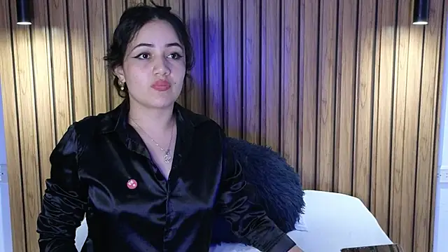 Snapshot of Isa_1207 chatting on 09/16/25, 01:17 Isa 1207 online show from 09/16/25, 01:17