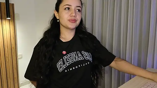 Snapshot of Isa_1207 chatting on 10/12/25, 01:26 Isa 1207 online show from 10/12/25, 01:26