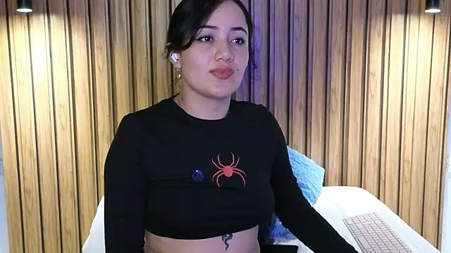 Snapshot of Isa_1207 chatting on 10/18/25, 01:41 Isa 1207 online show from 10/18/25, 01:41