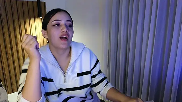 Snapshot of Isa_1207 chatting on 11/18/25, 01:33 Isa 1207 online show from 11/18/25, 01:33