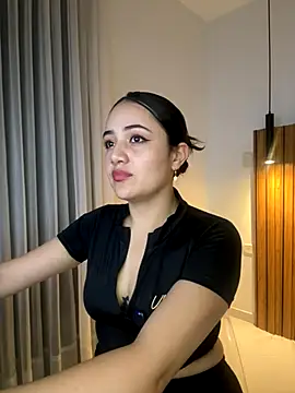 Snapshot of Isa_1207 chatting on 11/27/25, 01:29 Isa 1207 online show from 11/27/25, 01:29