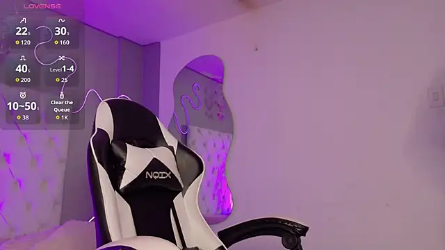 natasha  black online show from 11/12/25, 07:35