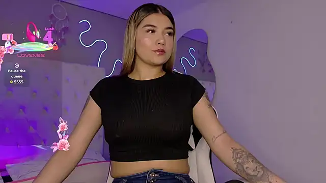 natasha  black online show from 12/14/25, 07:29