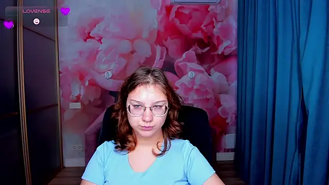 AngelinaLow online show from 11/25/25, 12:38