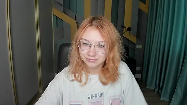 AngelinaLow online show from 12/22/25, 12:24