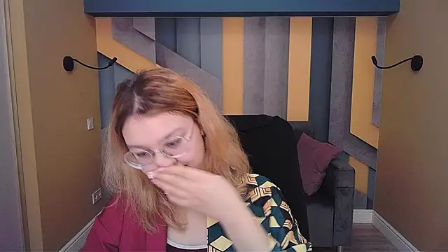 AngelinaLow online show from 02/09/26, 12:42