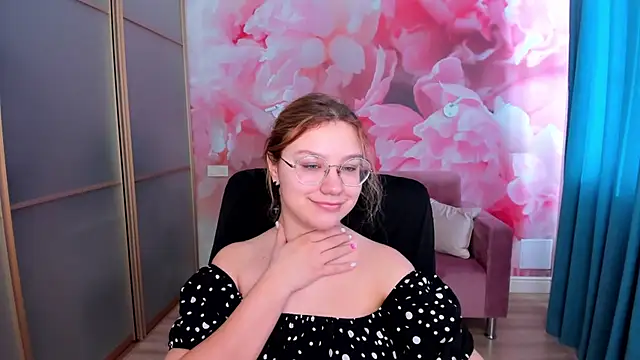 AngelinaLow online show from 03/01/26, 06:26