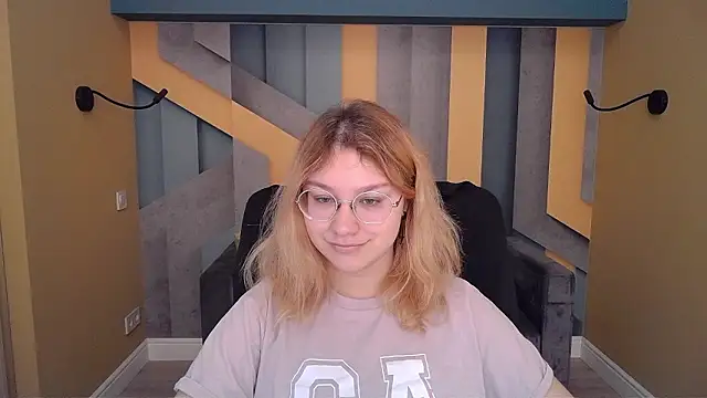 AngelinaLow online show from 03/05/26, 12:23