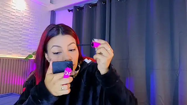 TiffanyWalk online show from 09/10/25, 10:37