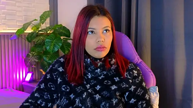 TiffanyWalk online show from 11/07/25, 10:37