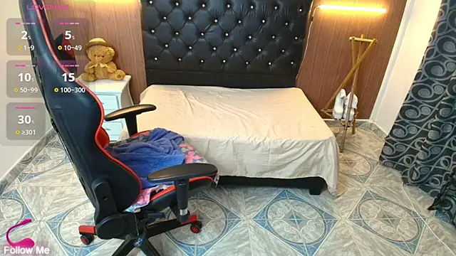 adrianax28 online show from 03/13/26, 03:46