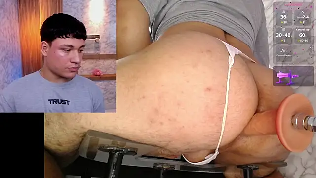 Snapshot of AndrewPeach_ chatting on 11/25/25, 08:31 AndrewPeach online show from 11/25/25, 08:31