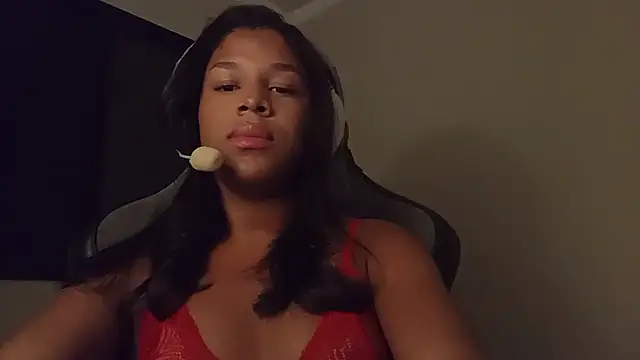 Snapshot of cammydebora chatting on 09/26/25, 12:03 cammydebora online show from 09/26/25, 12:03