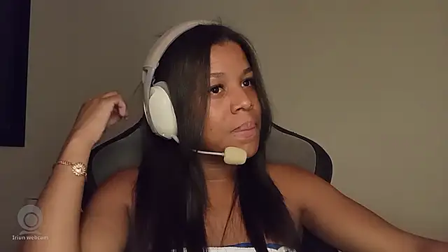 Snapshot of cammydebora chatting on 10/14/25, 12:22 cammydebora online show from 10/14/25, 12:22