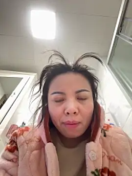 aa520uv online show from 12/14/25, 01:33