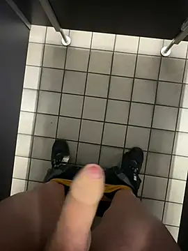 Snapshot of wassermann8484 chatting on 03/22/25, 02:27 wassermann8484 online show from 03/22/25, 02:27