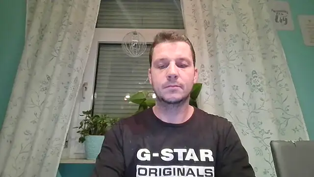 Snapshot of wassermann8484 chatting on 10/20/25, 05:52 wassermann8484 online show from 10/20/25, 05:52