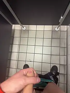 Snapshot of wassermann8484 chatting on 10/30/25, 11:00 wassermann8484 online show from 10/30/25, 11:00