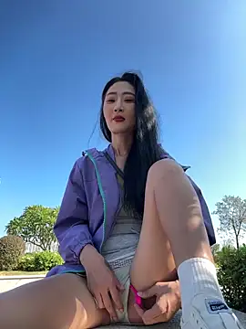 linger-23 online show from 11/08/25, 06:24