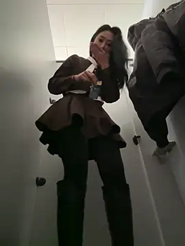 linger-23 online show from 03/18/26, 05:32