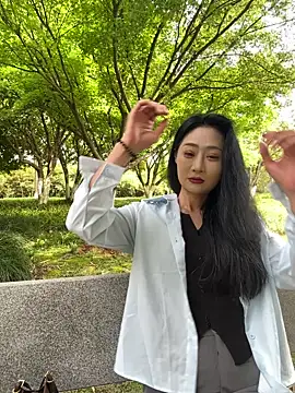 linger-23 online show from 04/10/26, 06:40