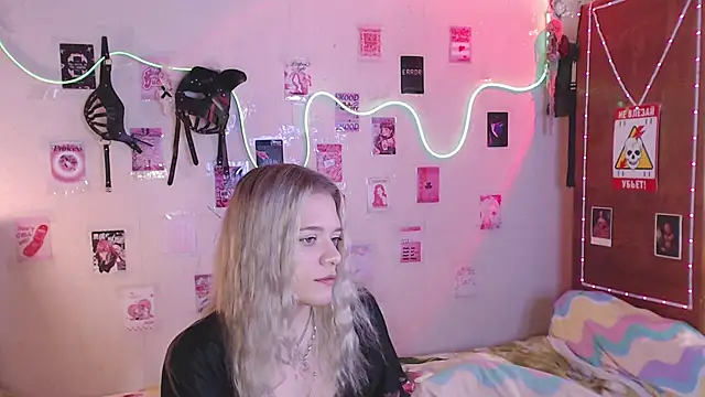 Your Horny Friends online show from 09/30/25, 11:59