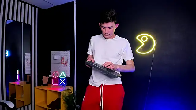 Danny  Magic online show from 03/22/25, 01:41