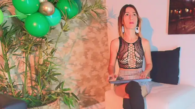 EmmaReyez online show from 03/15/25, 12:24