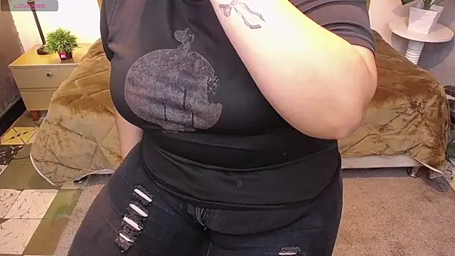 ailyn maury online show from 04/06/26, 01:34