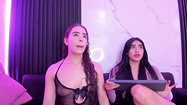 MiaScott5 online show from 12/21/25, 03:57