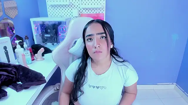 Alice 26  online show from 02/02/26, 02:16