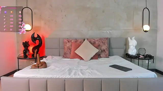 Emmi Roberts online show from 01/10/26, 05:04