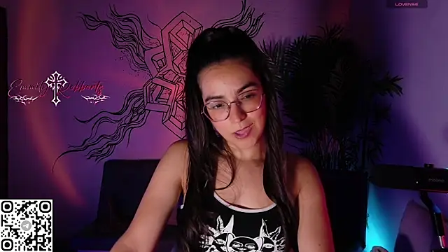 Emmi Roberts online show from 05/19/26, 01:00