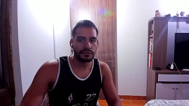 Snapshot of Leon__Hart_ chatting on 03/19/25, 11:36 Leon Hart online show from 03/19/25, 11:36